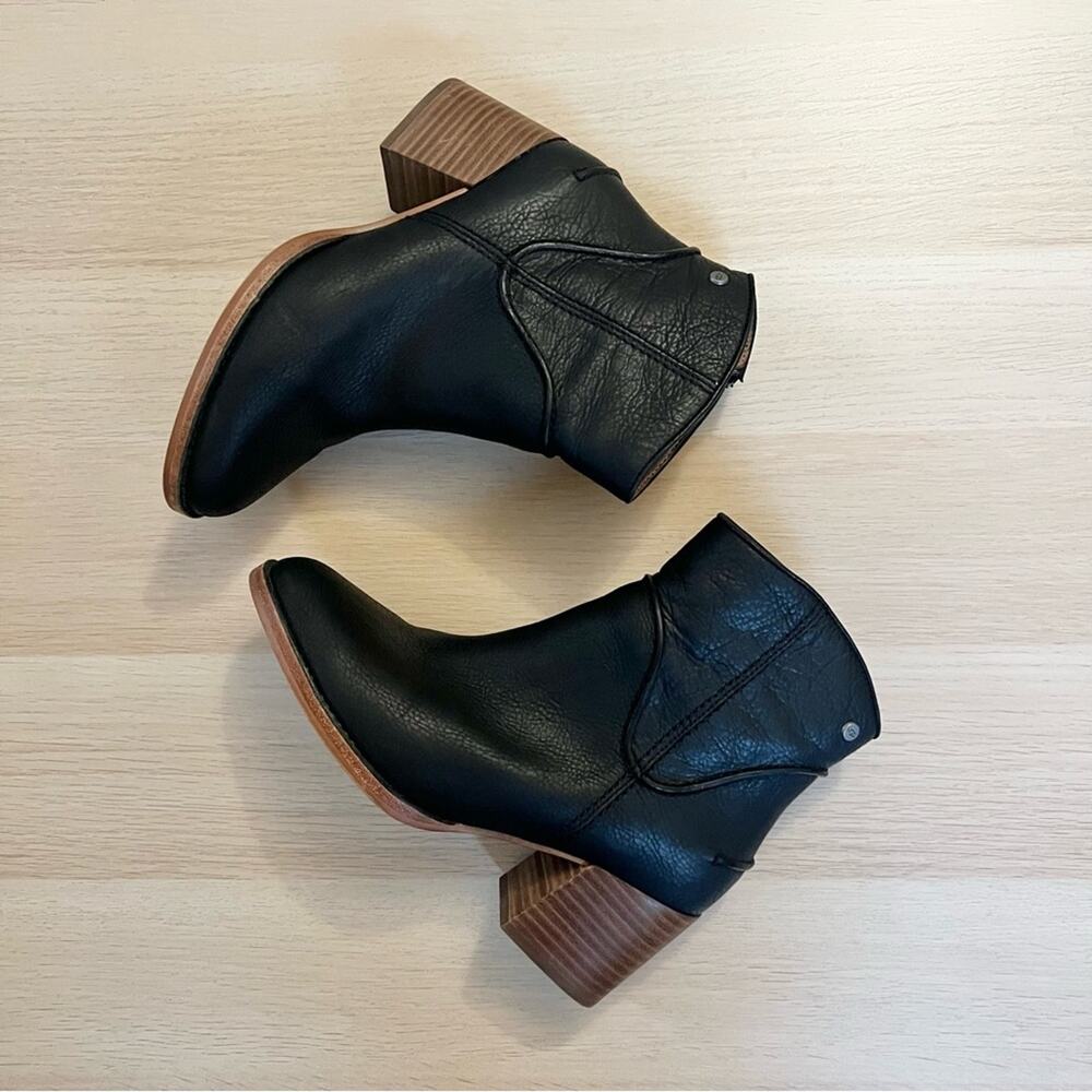 UGG Annie Leather Ankle Boot Black Stacked Block Heel Size 7.5
